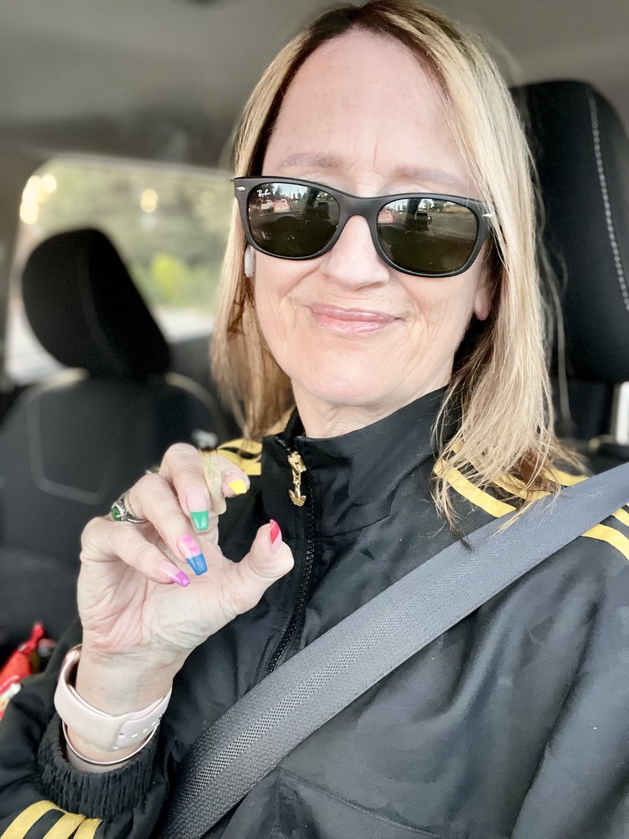 PaulaPhoto007's tweet photo. This is me taking photos smoking, stopped in traffic in what I call NB lanes Paseo Padre / Thornton & Mr. Cop was in the SB lane of Paseo staring at me. I flashed him a Code 4, then a peace sign, smiling… he kept driving. #GoodNight #driving #quickhit #windowopen #PrideNails https://t.co/J7TmzyOMef