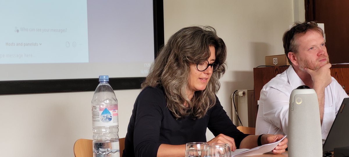 DrChrisWatkin's tweet photo. Vera Bühlmann's powerful argument that the key to Serres's thought is the mediating gnomon.
"Leibniz would have needed to draw, not write, to avoid the suffocation of linearity."
@MFOxford  
#thinkingbeyondboundaries https://t.co/2P3eAUxTvu