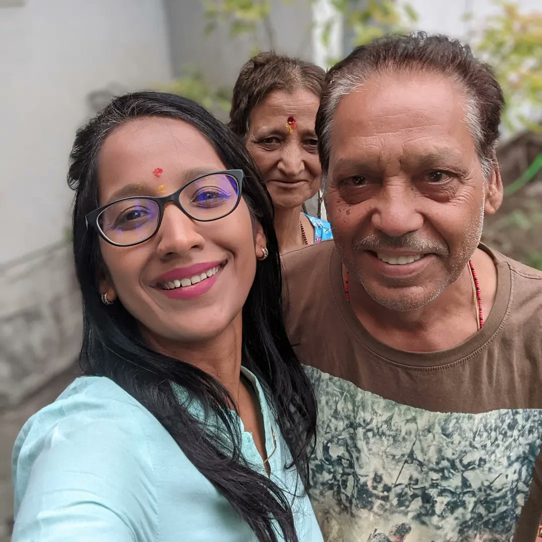 rjshonali's tweet photo. These photos pretty much explains why I am the way that I am. ❣️
.
#rjshoshoshonali #family #unconditional #life #parentslove #aaibaba https://t.co/7i7EKhQZWs