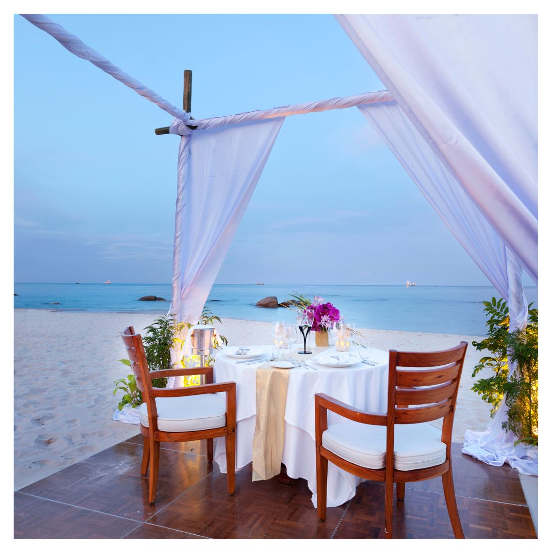 hi_goa's tweet photo. Spend a romantic evening with your forever one at our luxurious cabanas overlooking the Mobor beach with sparkling cocktails and delicious food.

To know more, call +91.832.287.0000 or 0832 6626000

#Holidayinnresortgoa #Goaexperience #Wonderfulgoa https://t.co/zgDlwdKTqG