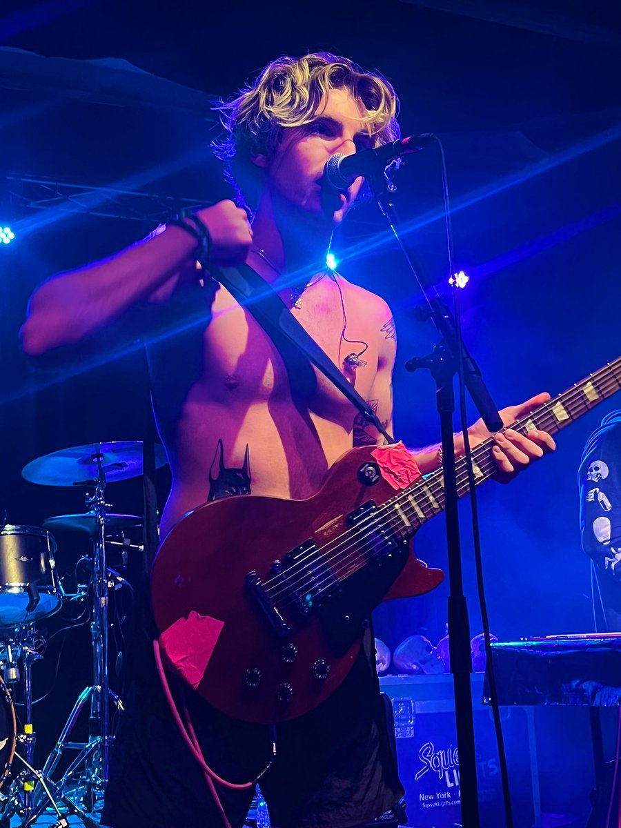 Th3RoseBon's tweet photo. My fav photos from tonight 🥹🥰 https://t.co/xFfm6neuic