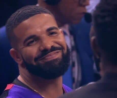 25_7bigskee's tweet photo. #drake face to the fans for thinking he was rey drop some fire 😒😒😒 https://t.co/nezYfWJq0h