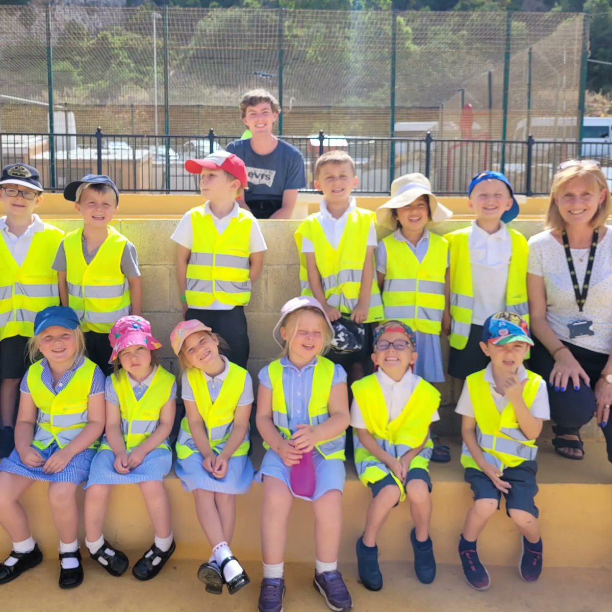 St Christopher's pupils joined us at #CampBay for a #marineinvertebrates interactive workshop With CLR strategies they were able to learn about #Gibraltar's amazing wildlife & how best to protect them Bringing out coastline back to life is core for its survival #marinebiology