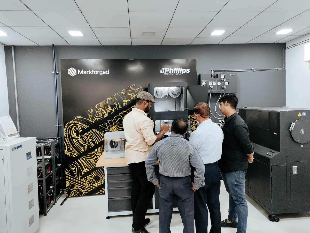 PhillipsMach_IN's tweet photo. Thank you so much to all the Modern Manufacturer and industry leaders for visiting Markforged Open House 2022, in Pune and Bengaluru Phillips Additive labs.
#PhillipsMachineTools #PhillipsAdditive #AdditiveManufacturing #3Dprinter #Demoday2022 #Pune #Bengaluru #Markforged https://t.co/NYjsM6BAIG