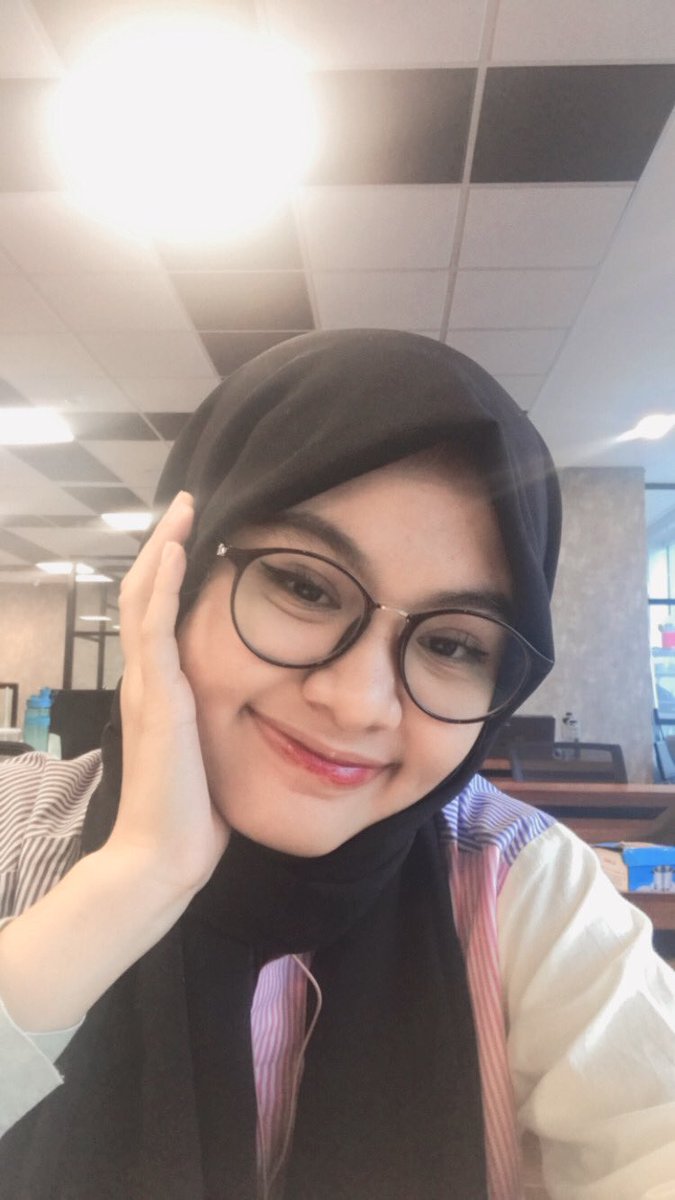 breadrosess's tweet photo. met solat jumat ayangg https://t.co/HqYK2wXJFQ
