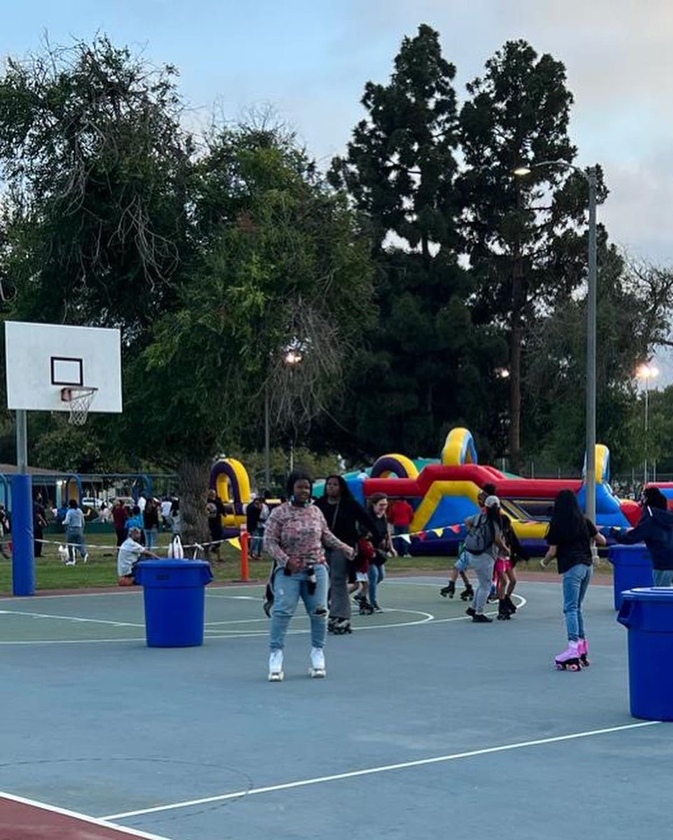 Parks After Dark is back! Residents of all ages enjoyed fun activities held at Ted Watkins Park.  They had free food, games, bouncy houses and so much more. Stay Tuned as this story develops!🎥
•
• 
#la36 #lacounty #lacountyparks #parksafterdark #lacountyparksandrecreation