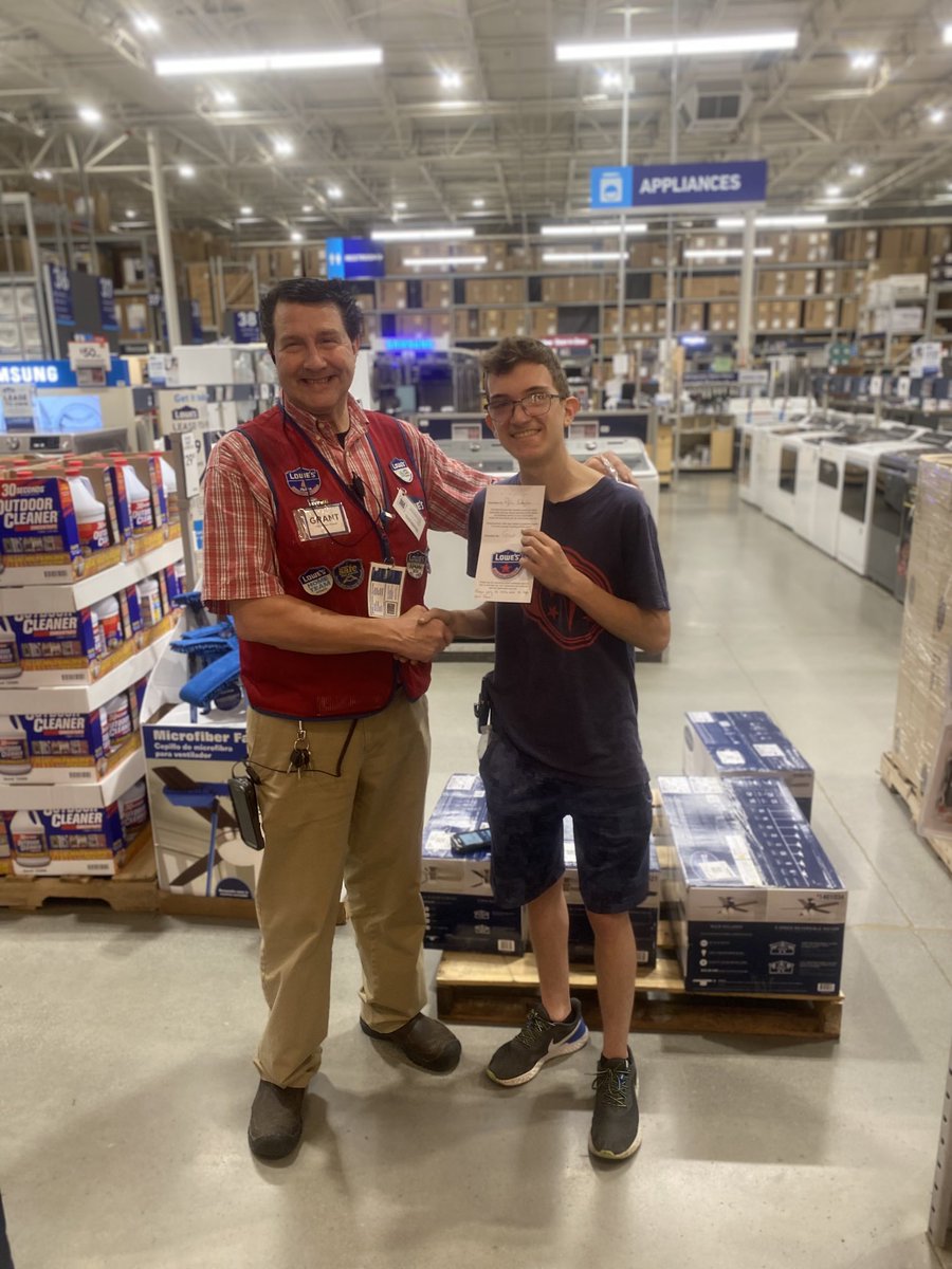 lowes0637 tweet media
