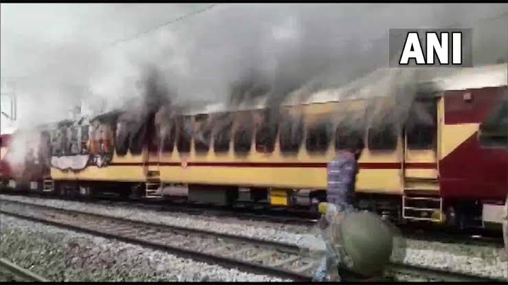 RRB UNION tweet media