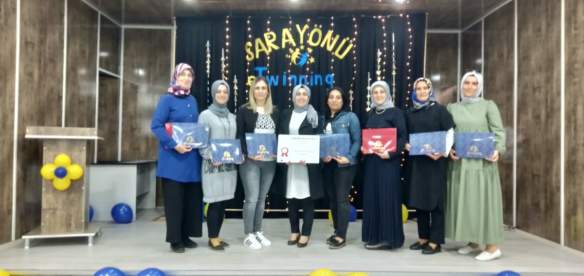 2021 e Twinning ödüllerini müdürlüğümüzün düzenlediği törenle aldık.Okulumun öğretmenlerine emeği geçenlere teşekkür ederim.
<a href="/SeyitAliBuyuk/">Seyit Ali Büyük</a> <a href="/servetal61/">Servet ALTUNTAŞ</a> <a href="/brahimiman15/">İbrahim Şişman</a> <a href="/OzkaanSeyrek/">Özkan Seyrek</a> <a href="/konyamem/">Konya İl MEM</a>