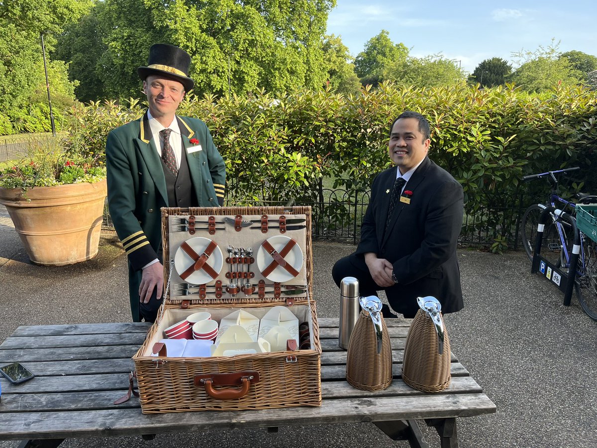 Thanks to our incredible <a href="/milestonehotel/">The Milestone Hotel & Residences</a> for the surprise start to the day, ahead of the big <a href="/HospAction/">Hospitality Action</a> tennis match with versus <a href="/J_Raggett/">Jonathan Raggett</a> and Adam Lake.  <a href="/red_carnation/">Red Carnation Hotels</a> <a href="/rubenshotel/">rubenshotel</a> <a href="/41Hotel/">41 Hotel</a>