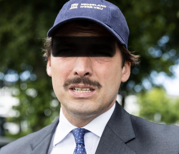 SmeetsLaw's tweet photo. Er is een foto opgedoken van de Russische spion die de AIVD heeft onderschept… https://t.co/59d0xXbCjU
