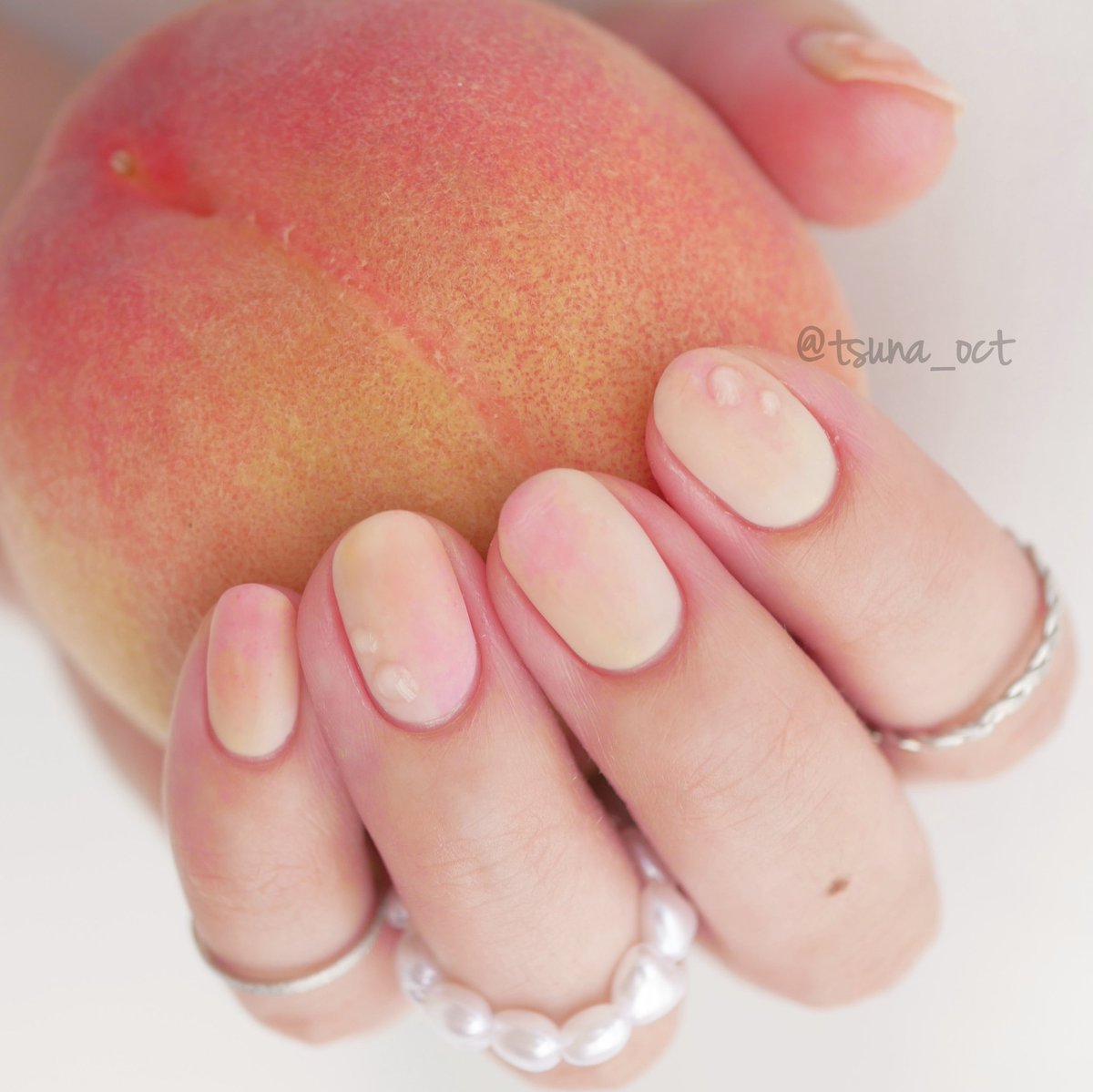tsuna_oct's tweet photo. じゅわっと色付く桃ネイル🍑
スポンジでポンポンするだけで簡単に出来ちゃいましたーー🥳💓💓

 #セルフネイル #フルーツネイル  #桃ネイル

詳細は↓
https://t.co/RzIUYchwTM https://t.co/V5NsGmy207