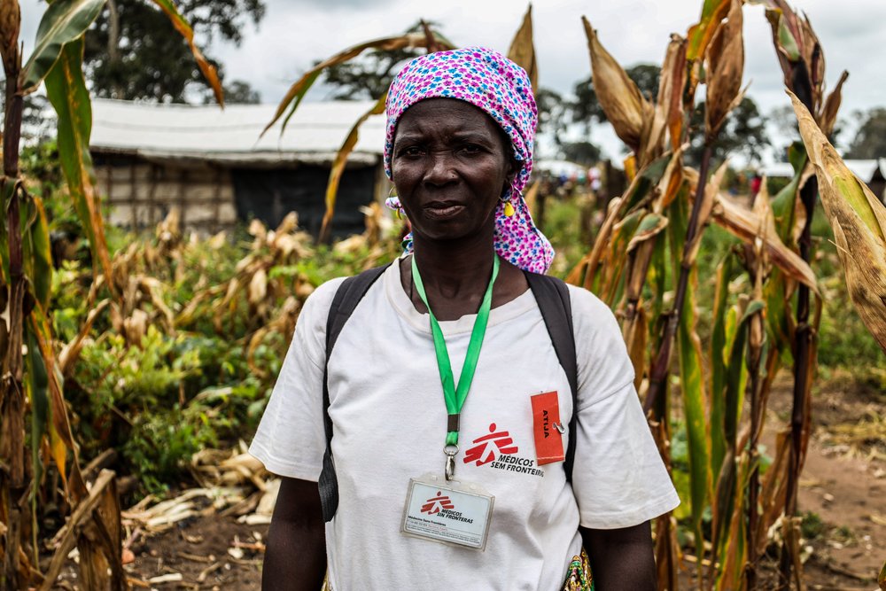 MSF_EastAfrica's tweet photo. Atija works with @MSF as a pregnancy and childbirth care provider living in the community, and assists more than 100 women in Eduardo Mondlane camp #Mozambique.
She loves doing her job since she can help women in their time of need.
https://t.co/KOE7mbpMsR
#FieldworkerFriday https://t.co/yq4Gztpcjr