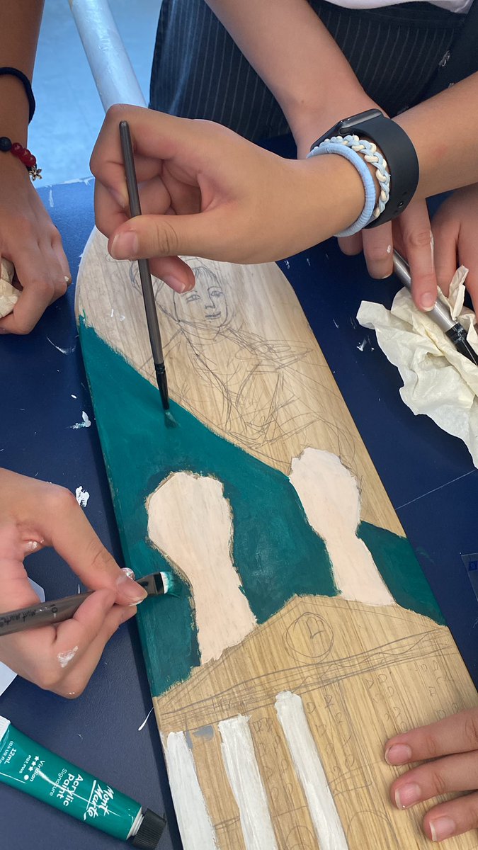 We are oar-struck by this elaborate design from the <a href="/HHKSFRY1/">HKKSFRY</a> team! #fellowship <a href="/Harrow_HK/">Harrow International School Hong Kong</a> #artisticexcellence