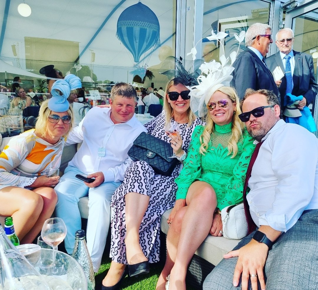GilhamGremo's tweet photo. Celebrating some successful achievements on the work front with our nearest & dearest 🐎🎉🥂
#Longest2weeksEver #AndRelaxAtLast #Friendship #DontLiveToWork #WorkToLive #Races #TimeOut #MyGang
@Ascot https://t.co/7XtEapVrpA