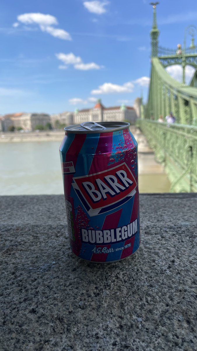 MattheRabbit's tweet photo. En: A taste of home at the Danube. 🏴🇭🇺
Gd: Blasad den dachaigh aig an Danub. 🏴🇭🇺
Sc: A gabfu of hame at the Danube. 🏴🇭🇺
Hu: Otthon íze a Duna-parton. 🏴🇭🇺
#Budapest #Danube #Duna #Danub
#Hungary #Magyarország #Ungair
#Scotland #Skócia #Alba
#Europe #Európa #Eòrpa https://t.co/gGatHBnESH