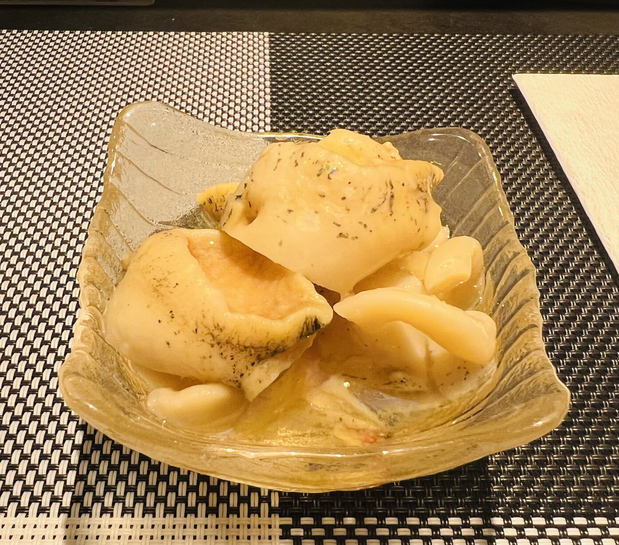 せんべろnet 先日 西新宿のキッチン蓮で食べた ツブ貝のオイル漬け が忘れられない 普段はあまり食べることがないツブ貝 人気メニューとのことで注文したら つぶ貝ってこんなに美味しかったの となった コリコリ噛みごたえがあり濃厚でまさに