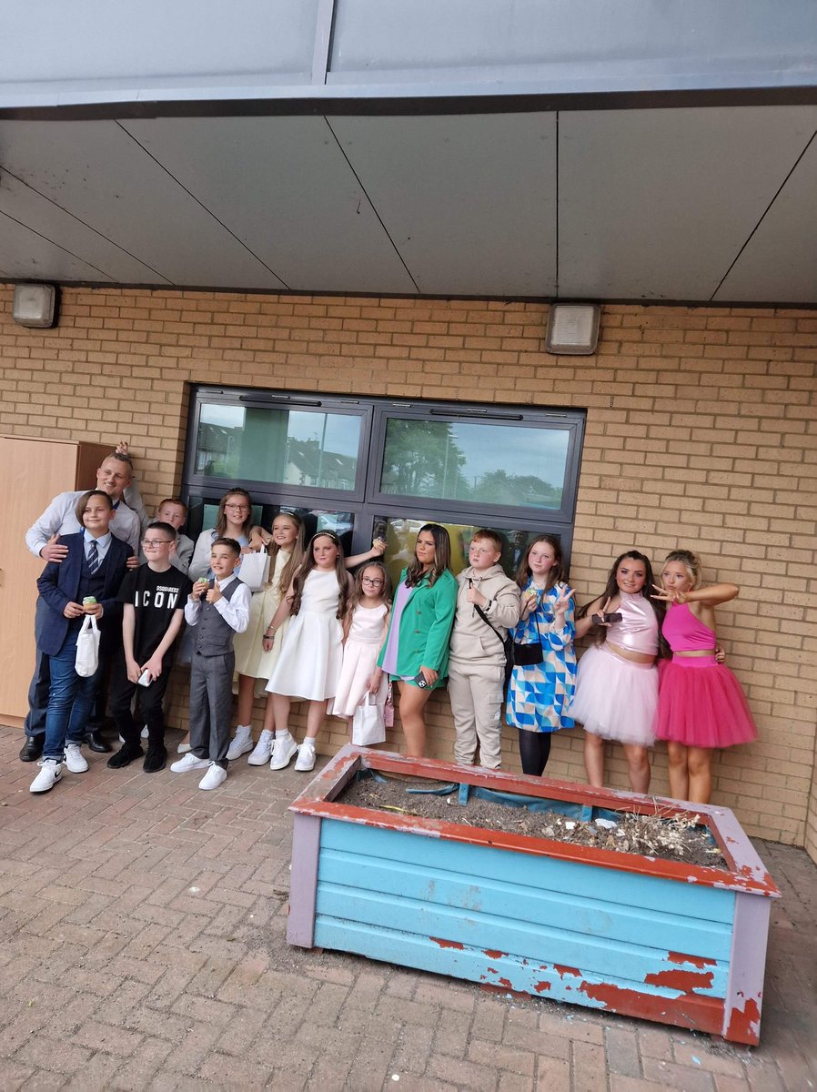 fernreaderX's tweet image. Class of 2022🙌🏼💖 @StMonicaMilton @broadley_mr @MrsMonaghan2