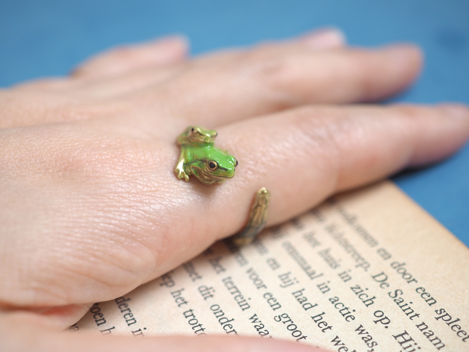 研究成果】オタマジャクシの背中側にも足が生えることを世界で初めて