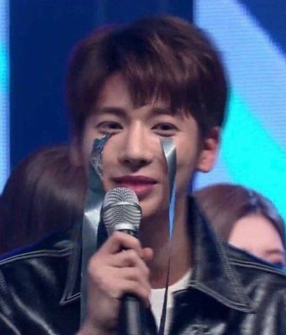 uppuzw's tweet photo. 태현이 데뷔때부터 ㅋㅋㅋㅋ
#쭈뀨미즈를_웃겨라 #TAEHYUN @TXT_members @TXT_bighit https://t.co/YEhplvUzSd