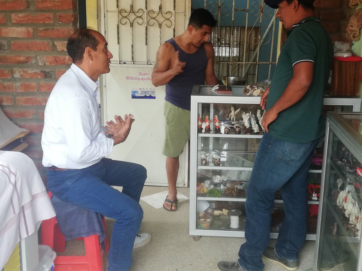 IvanLoor73's tweet photo. Hoy quiero felicitar a nuestro líder y candidato a la Alcaldía de Montecristi por la RC5 Dr Oswaldo Carrillo 2023 por un nuevo Año más de vida feliz cumpleaño Dr carrillo Vendiciones y Muchos Éxitos @MashiRafael @JorgeGlas @ArturoJEscala @SofiaEspinRC @marcelaguinaga https://t.co/wTp1XApFMr