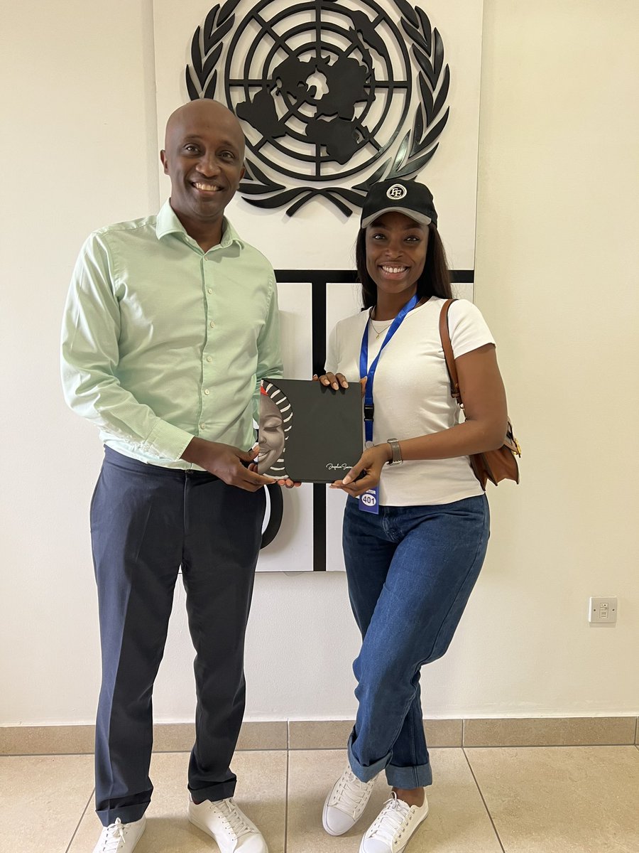 Momalindi's tweet photo. #Nigerian artists are making waves  globally,  from music to fashion to the visual arts. I am delighted to welcome the talented @JacquiSuowari to @UNDPNigeria https://t.co/I1W0PtyCNl