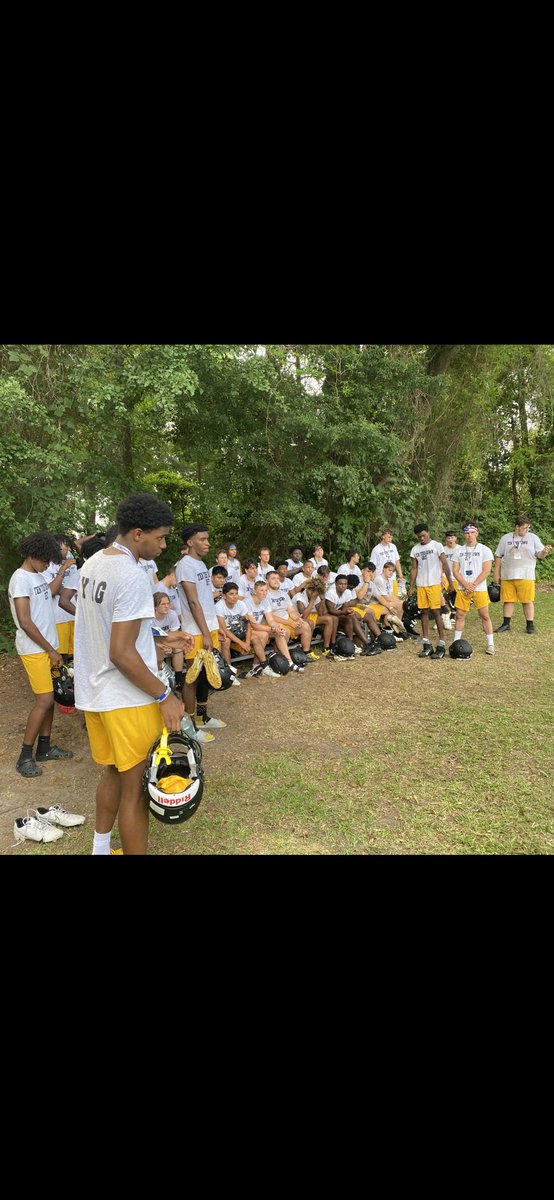 PCoachMetzger's tweet photo. TRUST THURSDAY our PACK had an ELITE day at FCA team camp. All In FAMILY https://t.co/Pcm41zsi6P