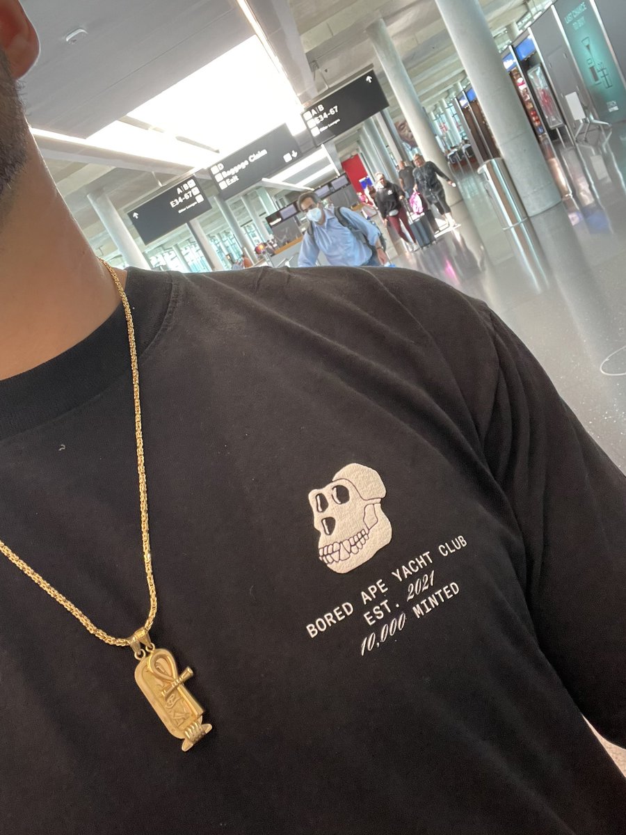 Finally heading to <a href="/NFT_NYC/">NFT.NYC</a> ✈️ Thanks <a href="/BoredApeYC/">Bored Ape Yacht Club 🍌</a> &amp; <a href="/yugalabs/">Yuga Labs</a> for the awesome merch 💚 #BAYC #NFTNYC2022