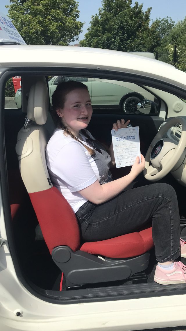 A massive well done to Lucy who did a great drive and passed first time in Swansea this morning, with only three minors, on the hottest day of the year! ☀️🚘 #drivingtestsuccess #firsttimepass #swanseatestcentre #pelicandrivingtuition #passwithpelican
