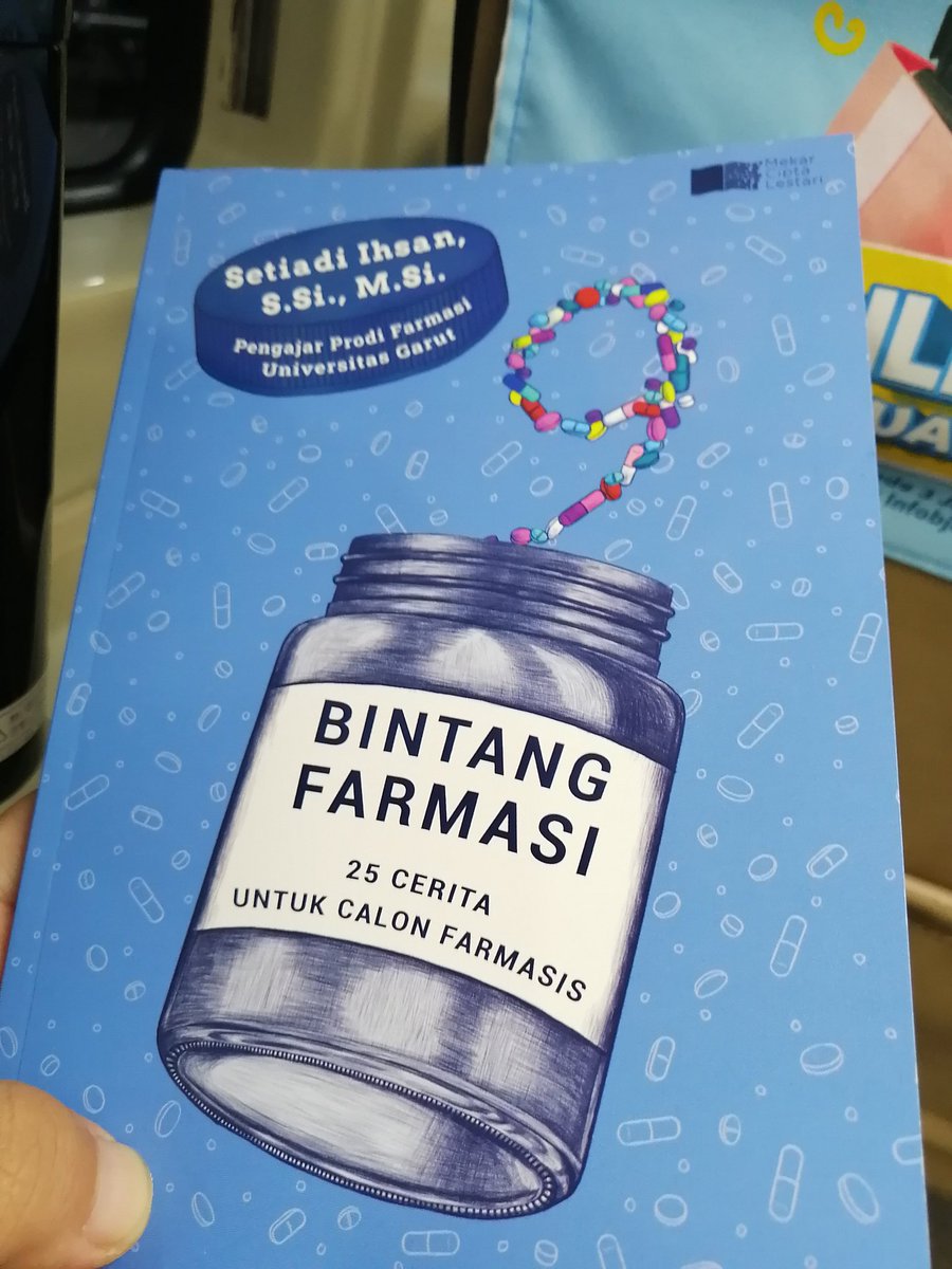 Bacaan buku nya <a href="/SetiadielIhsan/">setiadi ihsan</a> dosen Farmasi <a href="/uniga_id/">Universitas Garut</a> di Kereta Api, petang ini menuju Bandung.
9 Bintang Farmasi
25 Cerita Untuk Calon Farmasis.