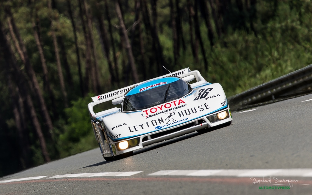 AUTOMOTIVPRESS's tweet photo. Kazuki Nakajima, triple vainqueur des 24H du Mans (2018, 2019, 2020), pilotera à @lemansclassic 2022 la Toyota Dome 85C qui a terminé 12è des @24hoursoflemans 1985, avec au volant, son père Satoru, Masanori Sekiya et Kaoru Hoshino.
📸@katroxp #RaphCars
@GroupeToyotaFr @PeterAuto https://t.co/Ewo5ifWCgH