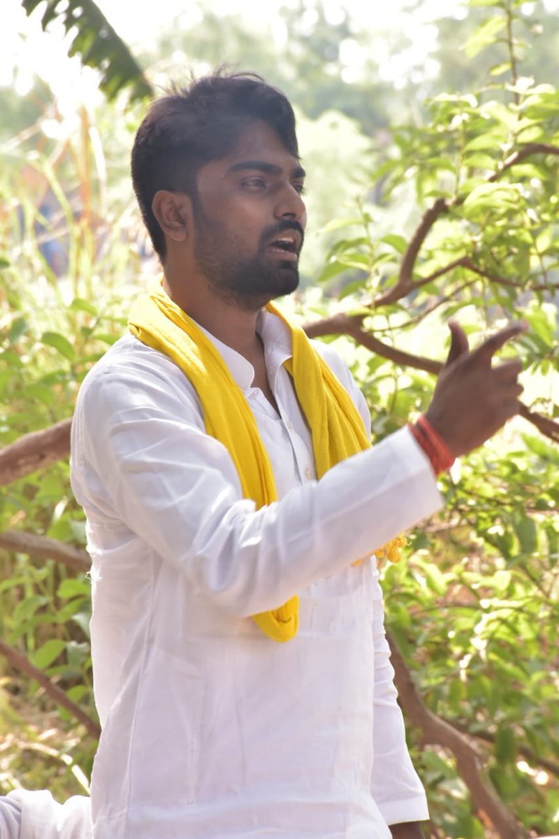 SBSP4INDIA's tweet photo. लोकसभा आज़मगढ़ उपचुनाव में समाजवादी पार्टी + सुहेलदेव भारतीय समाज पार्टी गठबंधन के लोकप्रिय प्रत्याशी आदरणीय श्री 
@MPDharmendraYdvजी के पक्ष में शाहखजुरा विधानसभा- आजमगढ सदर,नुक्कड़ सभा को संबोधित किया व भारी मतों से विजय सुनिश्चित करने के लिए आशीर्वाद मांगा।। @samajwadiparty https://t.co/l5nKLvmDaj