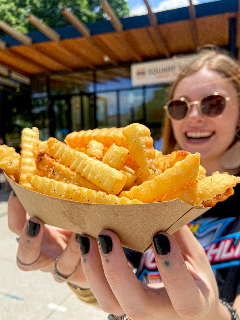 That fryday feeling 🍟
Are you one of those peeps who dips their fries in a milkshake?