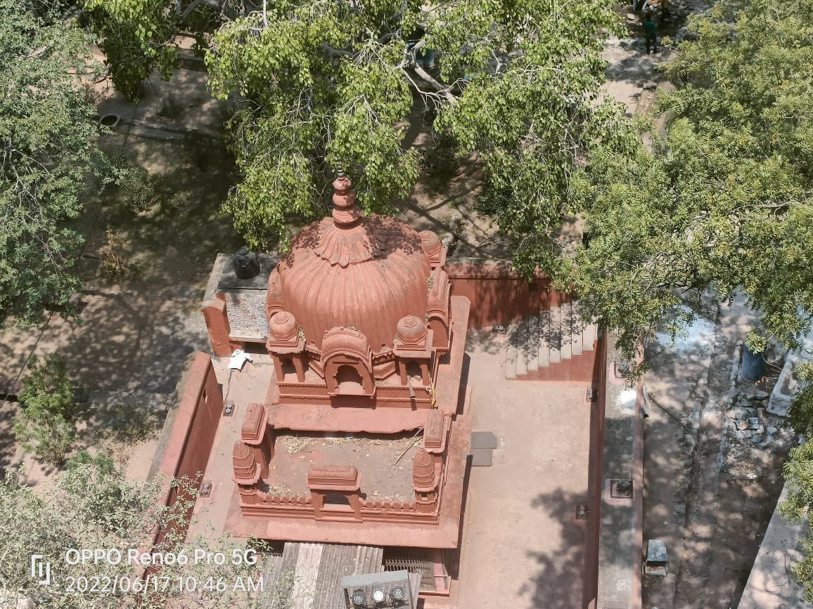neelamgorhe's tweet photo. #झाशीच्या१/ लक्ष्मीबाई राणीच्या १६४ व्या बलिदान दिनाच्या निमित्ताने विधान परिषद उपसभापती डॉ.नीलम गोऱ्हे यांनी ऊ.प्र.च्या किल्ल्यावर भेट देऊन केले अभिवादन 
वस्तु संग्रहालय,गणेश मंदिर व 
सखी हनुमान मंदिर  दर्शन व डॅा.लता धुळेंकर यांच्या प्रबंधावर बातचीत 
@MahaGovtMic 
@AUThackeray https://t.co/47wQnSdc0e