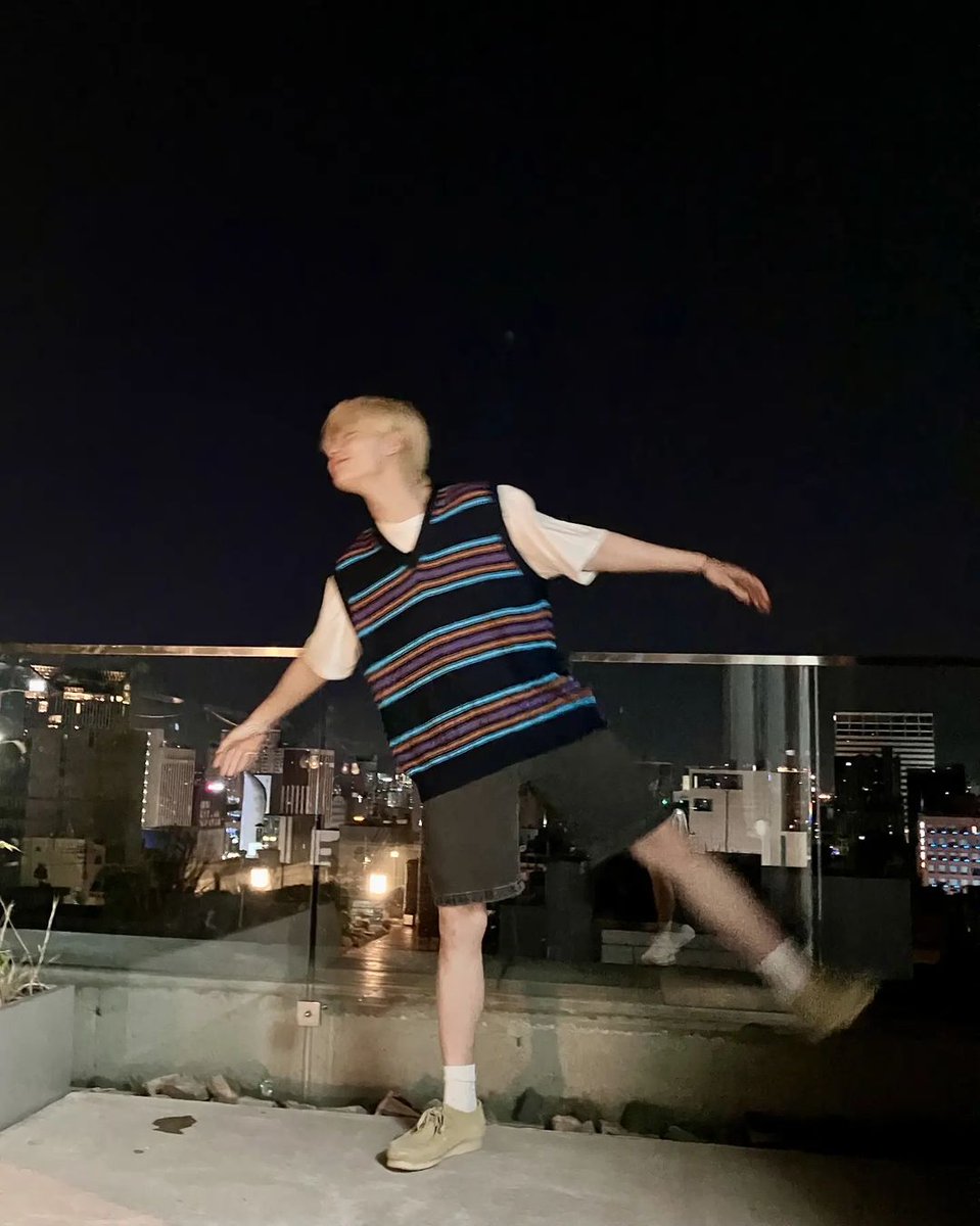 yjnbbl's tweet photo. [📸] 220617 IG UPDATE 1/2

"🌃"

#StrayKids #STAY #OOTD #IN스타그램 #🦊 https://t.co/8wxYz9dVgI