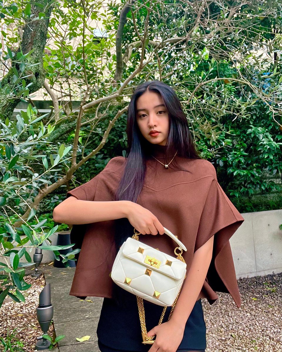 Kokikimurahk1's tweet photo. Reposted from #koki
Elegant and classical ♥️
#RomanStud @MaisonValentino https://t.co/RPFoQlIDH9