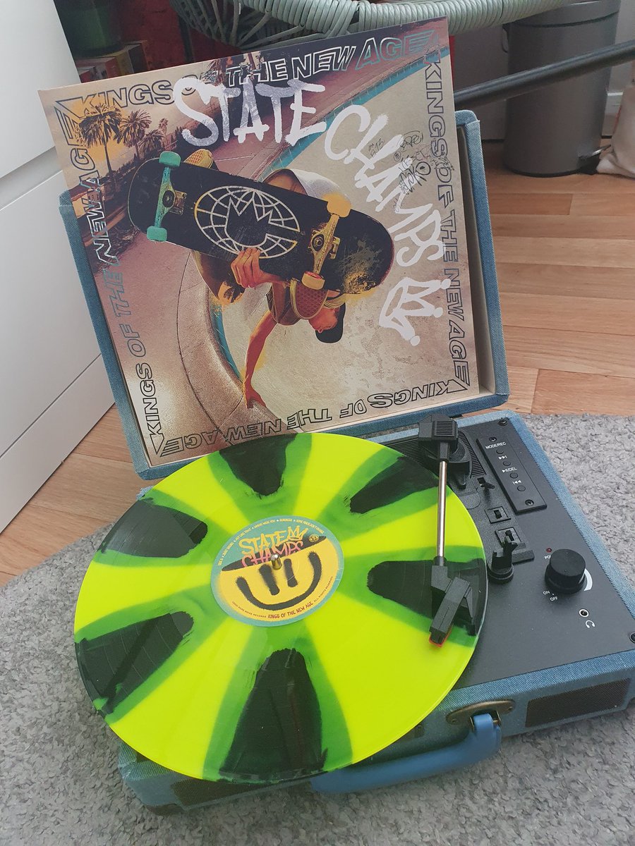 Lozeamens86's tweet photo. It's finally arrived @State_Champs 😍😍 you know what my afternoon listening is gonna he #KingsOfTheNewAge #statechamps https://t.co/ePKnPMYug7