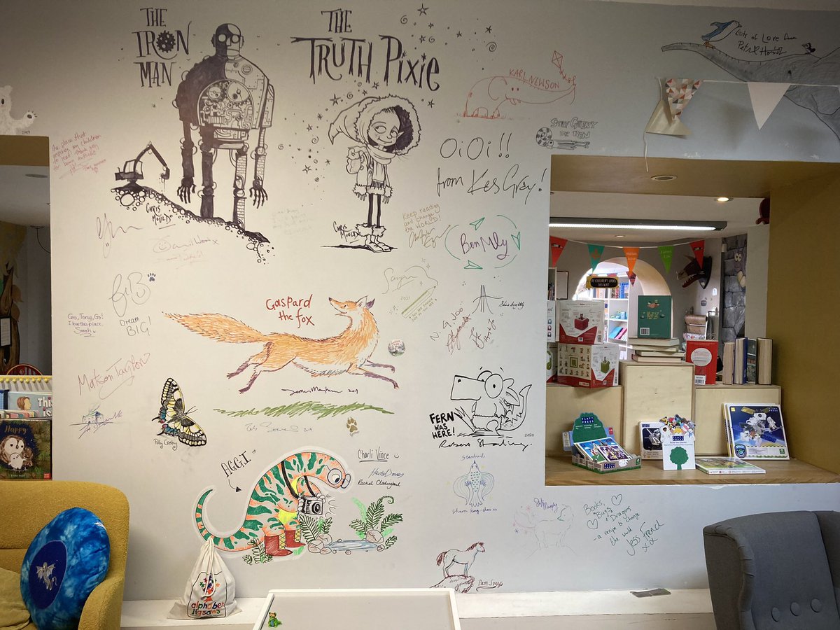 WriterPolly's tweet photo. Popped into the GORGEOUS #BookBugsAndDragonTales to buy some books by the lovely @EmilyHThom & @katyabalen, & while I was there I stopped by to gaze at the gorgeous wall of art. Can you spot my 🦋 contribution?
#mud #thelightineverything https://t.co/iqq92D76zi