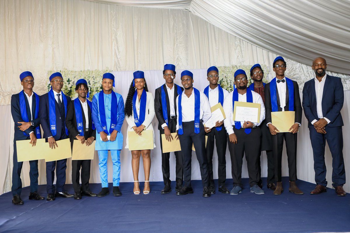 EpitechBenin's tweet image. Deux mois déjà que notre première génération de Teks (étudiants) à Epitech Bénin ont vécu leur cérémonie de diplomation.