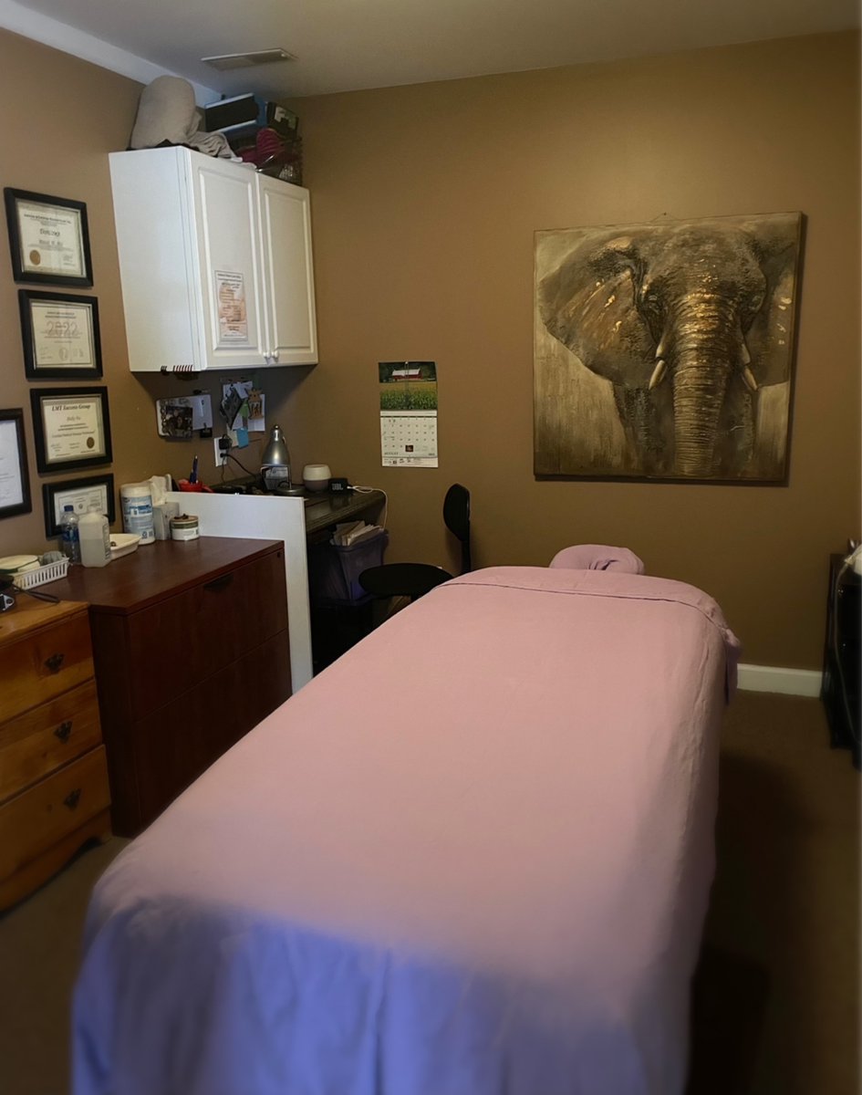 HendChiroCenter's tweet photo. Unwind at the end of a long week with a restorative massage!
Modalities and techniques are tailored to each client in a calm, relaxing atmosphere. To make an appointment, call (252) 430-8000.
#HendersonWellnessCenter #HendersonNC #SelfCafe https://t.co/CwZOuAmkoM