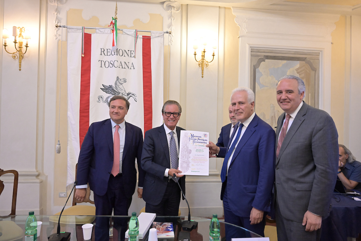 #Toscaninelmondo #Italianinelmondo Per gli italoamericani del Niaf la Toscana è la Regione d’onore 2022. Delegazione ricevuta a Firenze dal presidente Giani e dall'assessore Marras. Si lavora ad iniziative e collaborazioni  
➡️w3.webrt.it/h0WvU