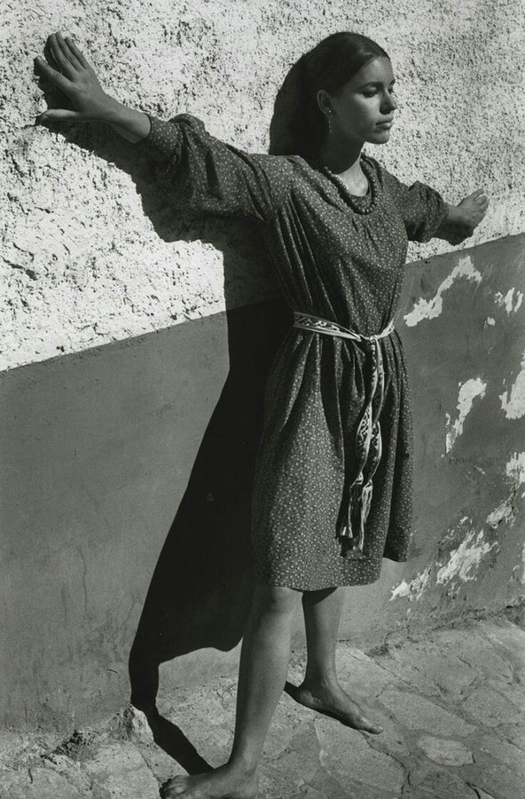 literlandweb1's tweet photo. "Hay que abrir puertas y ventanas al espíritu". 
"Rayuela", Julio Cortázar
📷Bernard Plossu https://t.co/bi1HHWTd3O