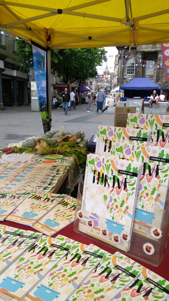 Soil_lives's tweet photo. Come join us at the @FoodFuturesLancs  Seasonal Market today - Lancaster's Market Square. We're giving out free copies of Thrive  and free kale rescued fresh from a local farmer's field yesterday by our Gleaning Coordinator. 
Plus loads of fresh veg, flowers, bread to buy https://t.co/d6jrWEqM7f