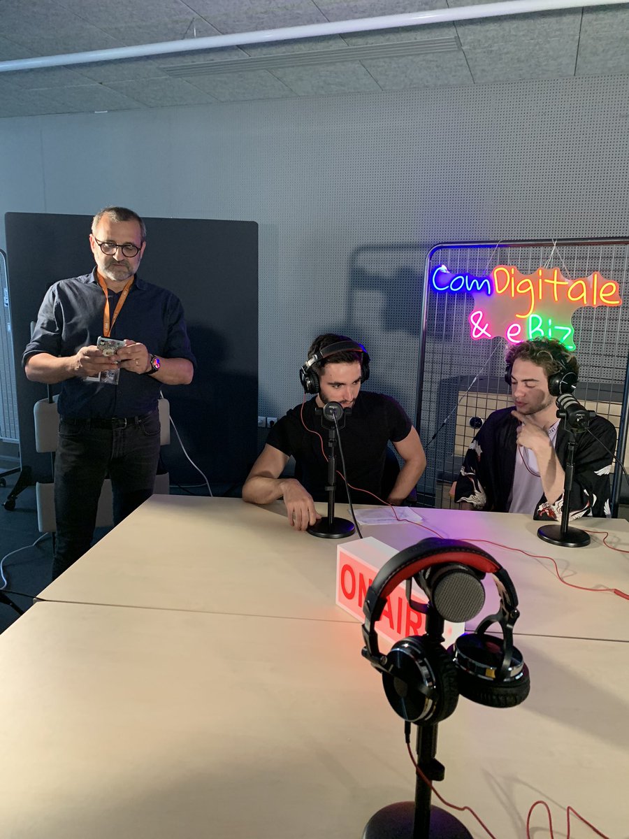KarineValony's tweet photo. On se prépare à @IIMparis avec nos étudiants en année 4 communication digitale. 
#podcast #cdeb @MedinaKone @Corto13 @nlidija https://t.co/mFTETbsBnW