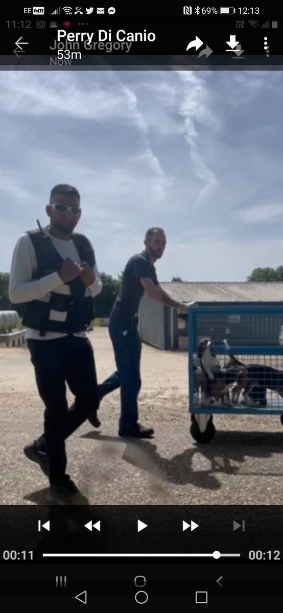 This just shows how low MBR staff are willing to go to antagonise protestors.Pushing a trolley load of beautiful pups past them in this sweltering heat on a route they NEVER TAKE!! Smiling 😡 Please support @TheCampBeagle @domdyer70 @YourAnonNews @Sentient_Media