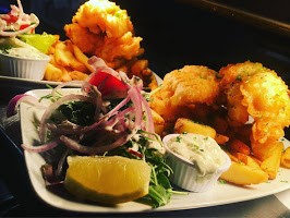 SouthCountyBar's tweet photo. Today's Specials: ~ Roast Rib of Irish Beef with Yorkshire pudding. #takebacklunch
~ Chicken Caesar salad; The classic Summer salad with anchovy dressing, chicken breast and croutons.โ๏ธ๐ด
~ Loaded Fries: House fries topped with bacon, cheese and hot sauce. https://t.co/yZ1idPajB8