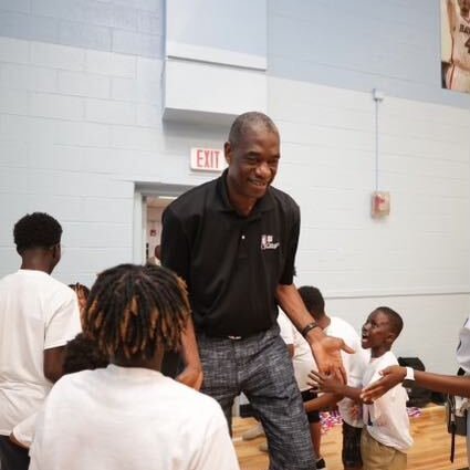 nbacares's tweet photo. Staying #NBAFIT with @kpthrive & @cavsyouthsports on the court, in the kitchen & with the mind at @Clevekids βΌ https://t.co/21inGi6MEQ