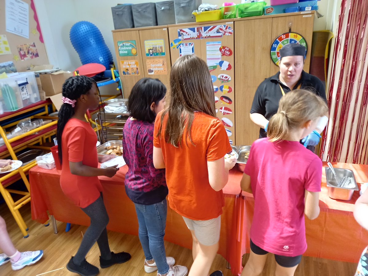 LEO Mandarin tweet media