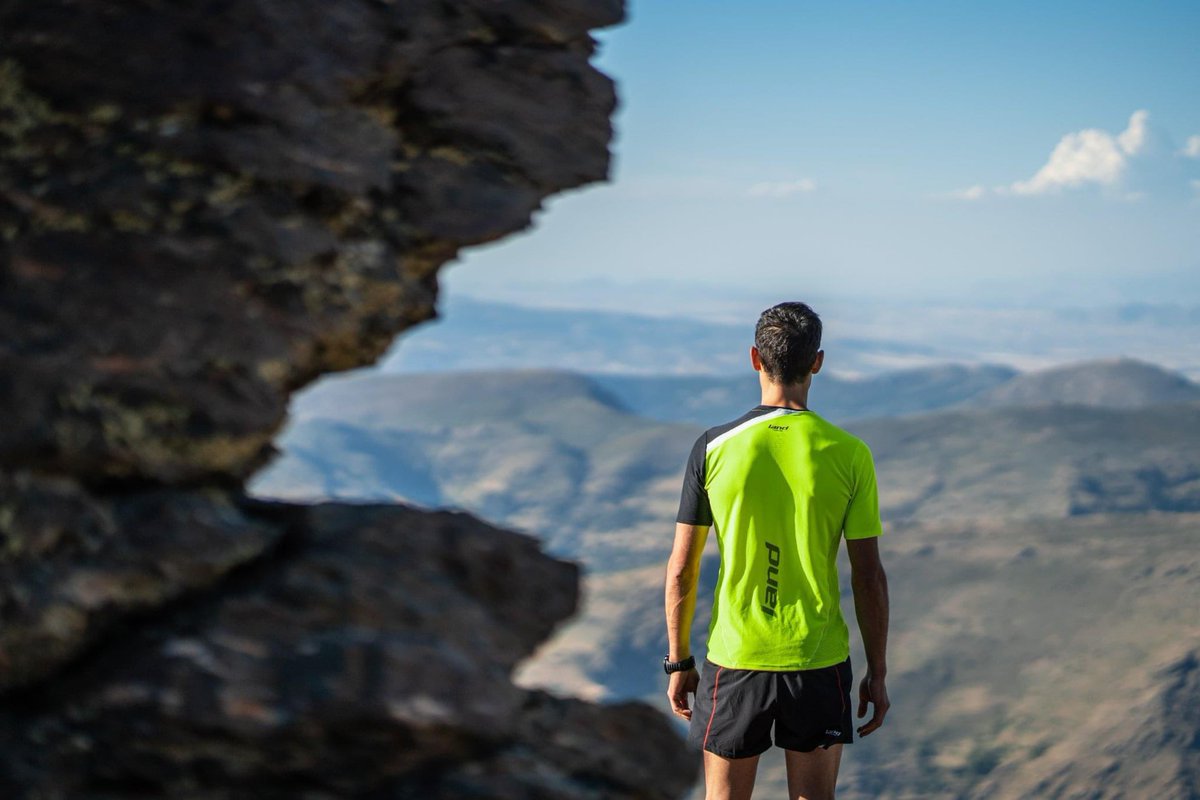 Este fin de semana pon un poco de emoción en tus entrenos y explora tu lado más atrevido ✌️.
Feliz fin de semana 😎

📱 Jose Miguel Muñoz

#land #landsports #landclothes #raceland