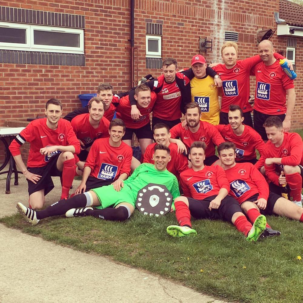 PockTownAFC's tweet photo. Today we bid a very sad but incredibly fond goodbye to one of our own, taken so suddenly &amp; so young
Our condolences go out to the Quarton family &amp; friends, all those who knew @CallumQuarton will remember him as a great lad with so much still to come
@RIPCal
#wewillremember
😔🔴⚫ https://t.co/IvryVR4X3s